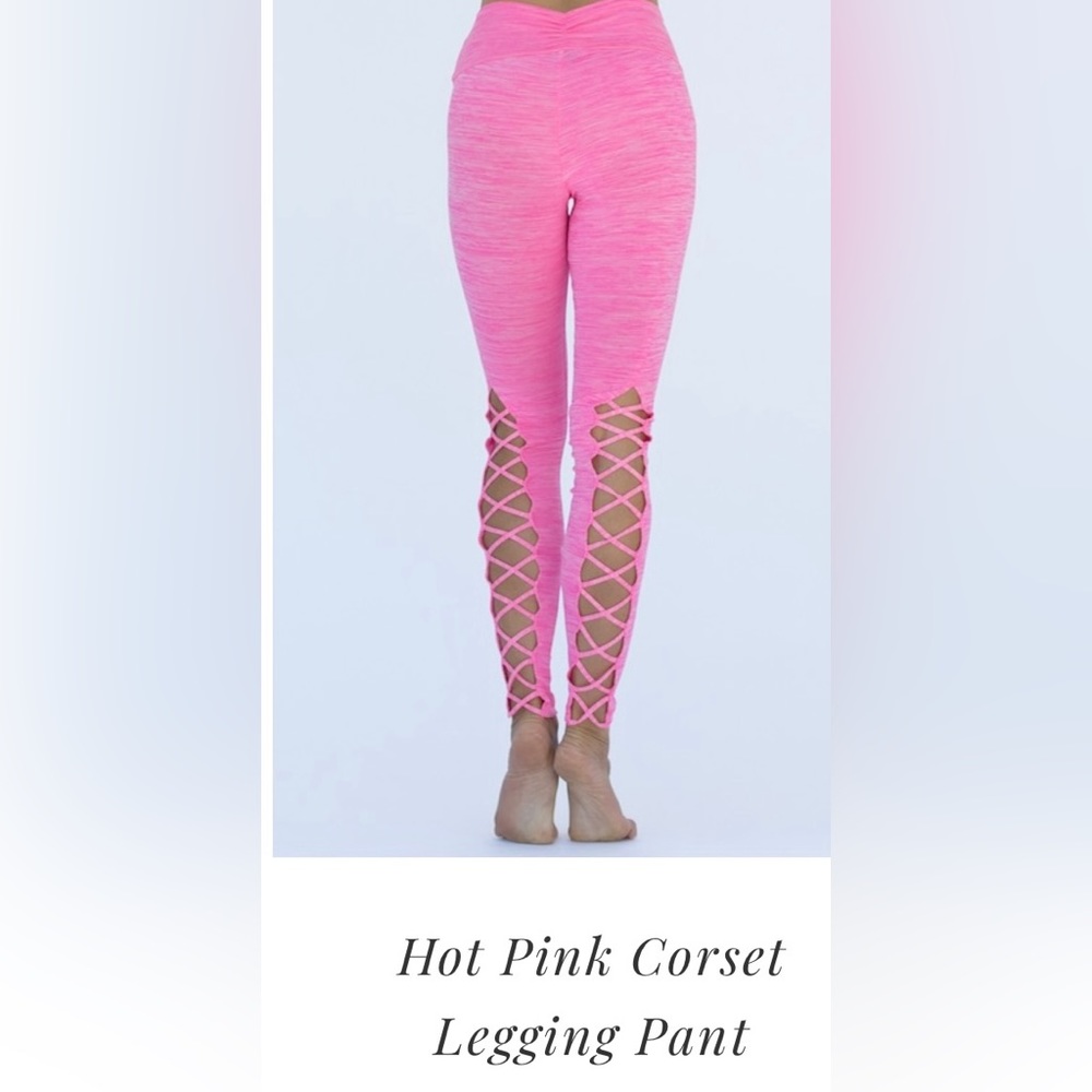 Pink corset leggings! Love this space dye fabric! It dries super quick🩷